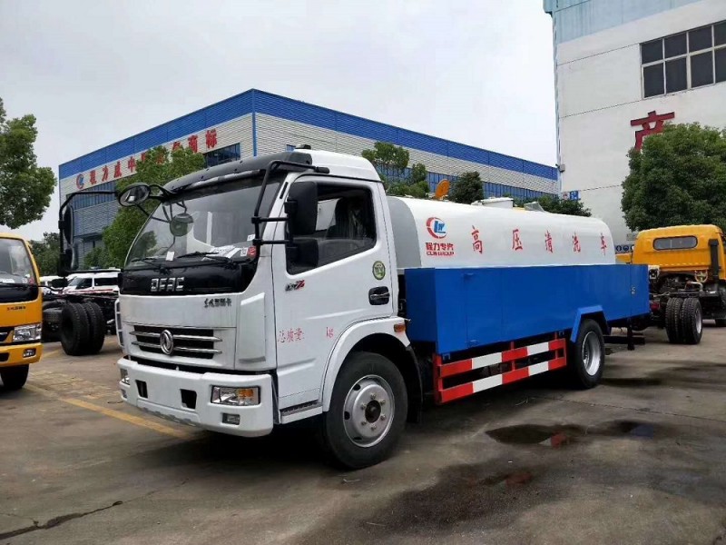 東風(fēng)大多利卡高壓清洗車(chē)
