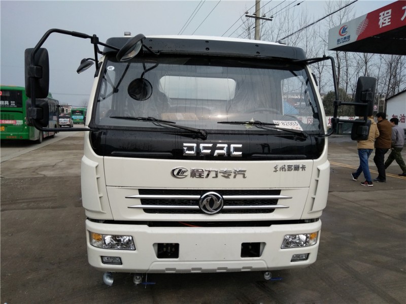東風(fēng)多利卡（8方）灑水車(chē)圖片