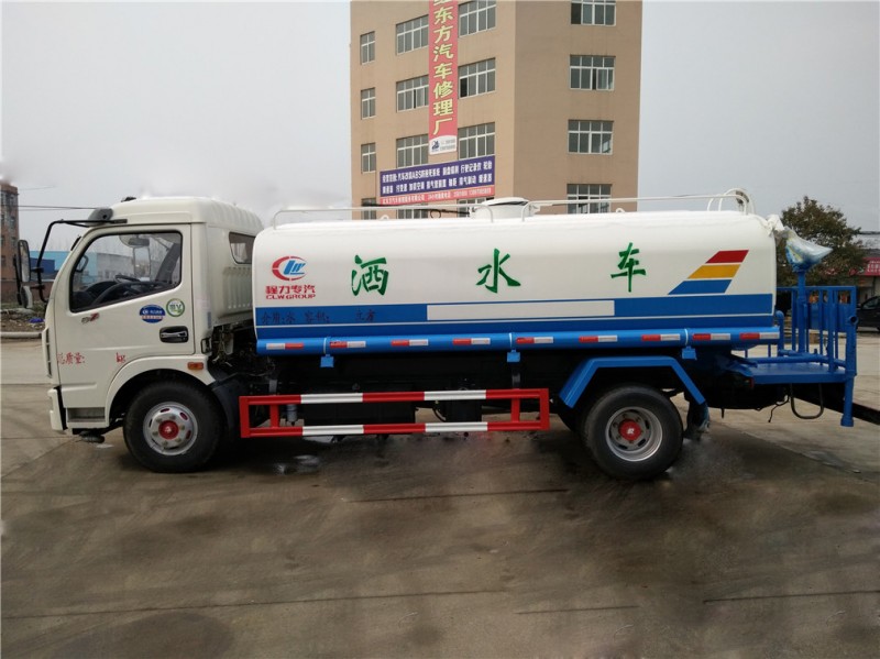 東風(fēng)多利卡（8方）灑水車(chē)圖片
