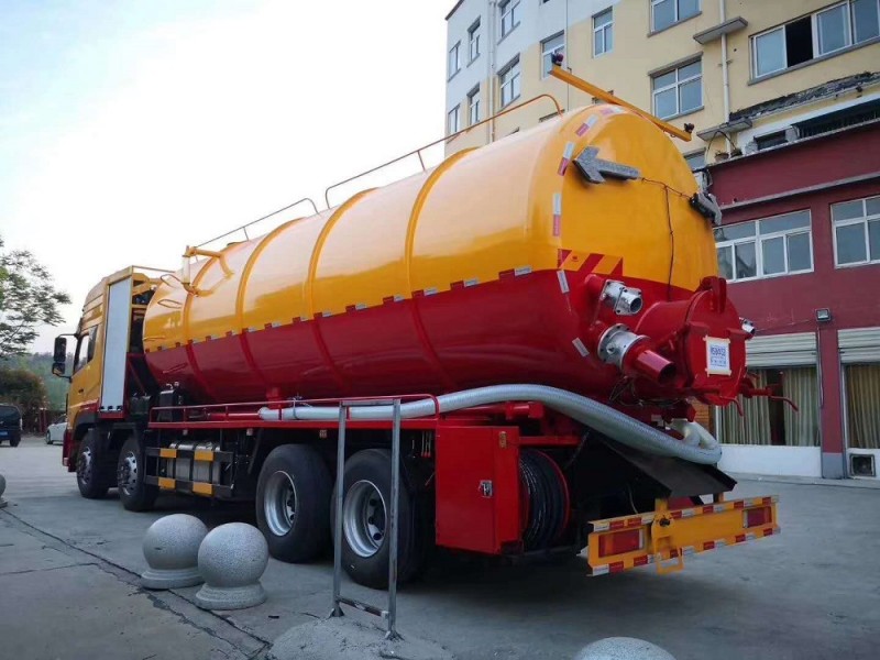 東風(fēng)天龍前四后八36方大噸位重型清洗吸污車