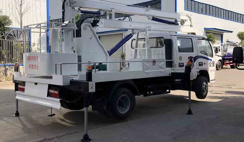 東風(fēng)多利卡雙排12米藍牌高空作業(yè)車圖片