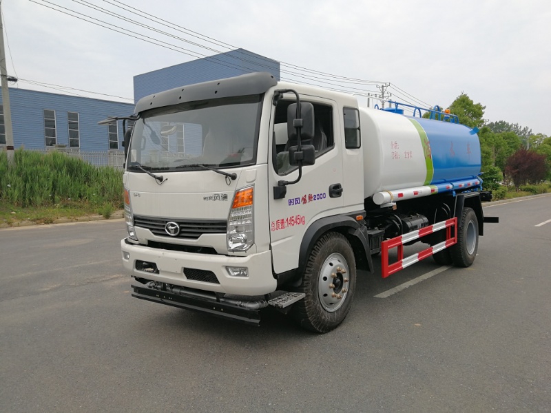 時(shí)風(fēng)10噸灑水車