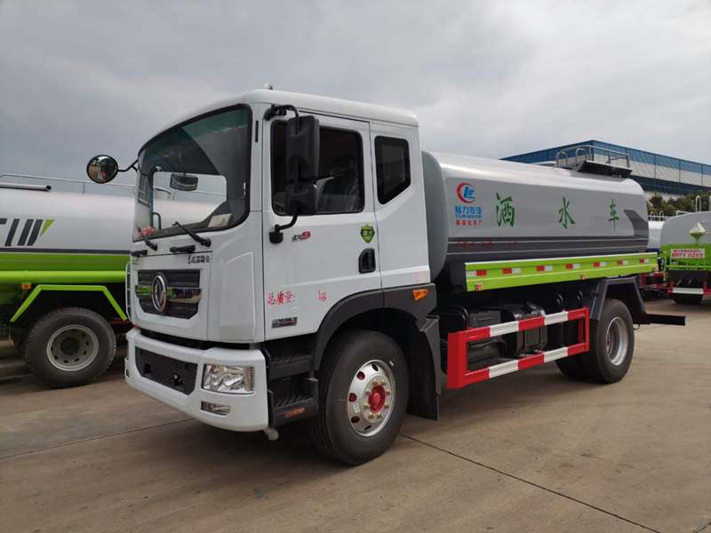 國(guó)六東風(fēng)D9灑水車