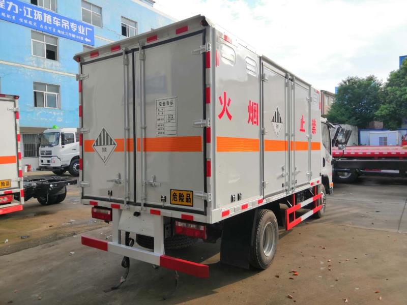 虎V雜項(xiàng)9類危險(xiǎn)物品廂式運(yùn)輸車圖片